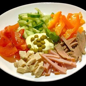 Салат мясной фирменный Шантан