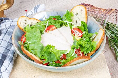 Цезарь с курицей