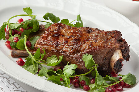 Печеная баранья лопатка