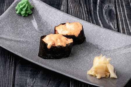 Острые суши с креветками