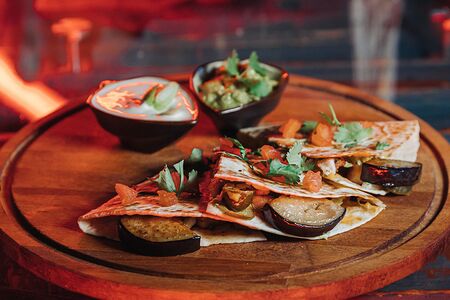 Кесадилья Веган с баклажанами