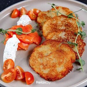 Драники с лососем и крем-чизом