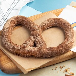 Крендель с корицей