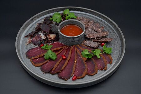 Ассорти кавказских деликатесов