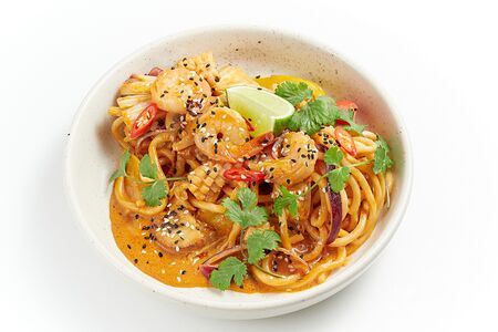 Удон Том ям с морепродуктами