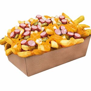 Картофель фри с колбасками