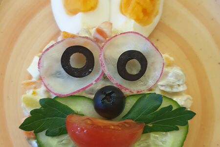 Салат оливье с курицей