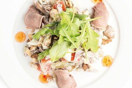 Салат с языком и грибами