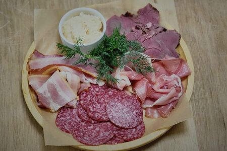 Мясная тарелка