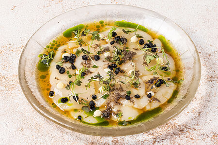 Карпаччо из мурманского гребешка с чёрным трюфелем