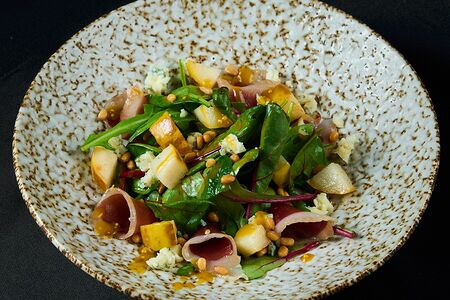 Салат с утиной грудкой