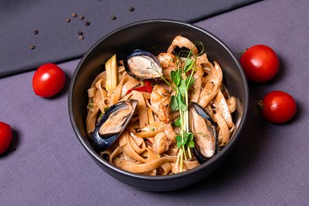 Удон с морепродуктами