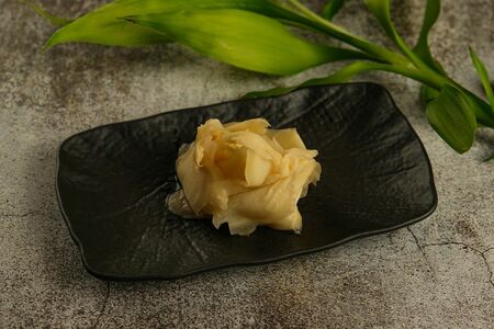 Имбирь маринованный