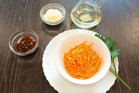 Салат Морковный с чесноком