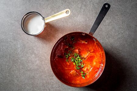 Борщ с телячьими щечками и языком