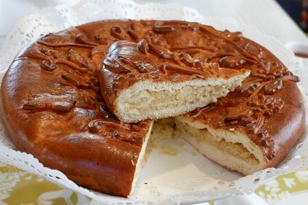 Пирог с картошечкой протертой, да лучком золотистым