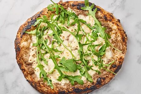 Пицца с трюфельным кремом