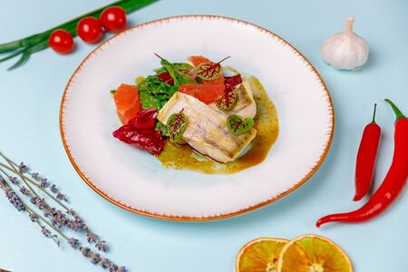 Судак в глазури том ям