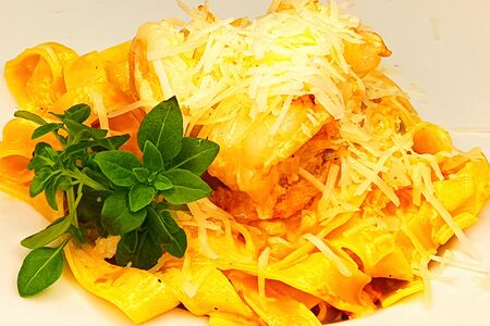 Фетучини с креветками в сливочном соусе