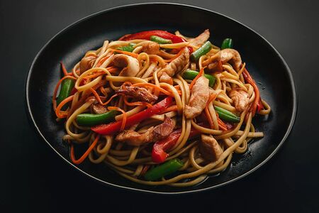 Удон с курицей терияки