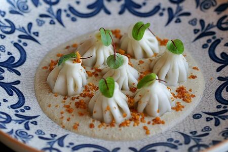 Хинкалиоли из петуха в ореховом соусе