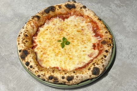 Пицца суперсырная