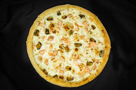 Пицца с морепродуктами