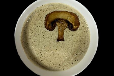 Сливочный крем-суп из лесных грибов