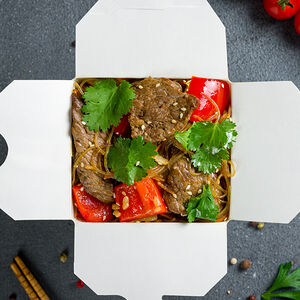 По-китайски с говядиной с лапшой фунчоза