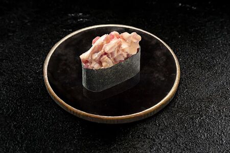 Спайси магуро гункан