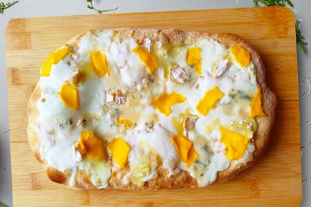 Римская пицца Четыре сыра