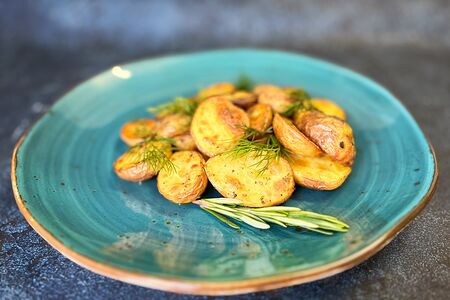 Мини-картофель, запеченный с розмарином (веган, без глютена, без сахара / vegan, gluten-free, sugar-free)