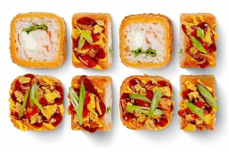 Горячий лосось в сырной тортилье