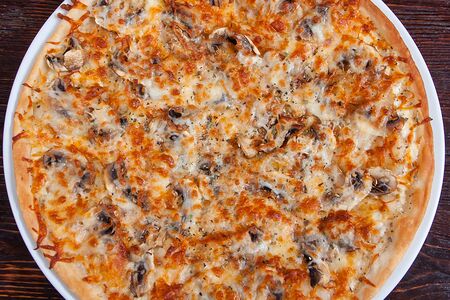 Пицца с шампиньонами