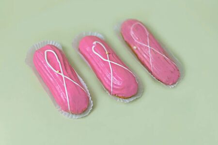 Эклер Клубника