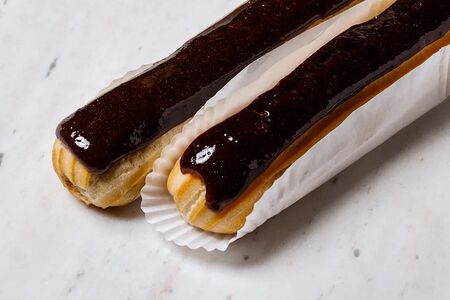 Десерт Эклер кофейный