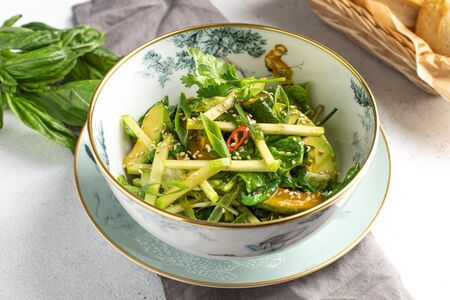Азиатский зеленый салат