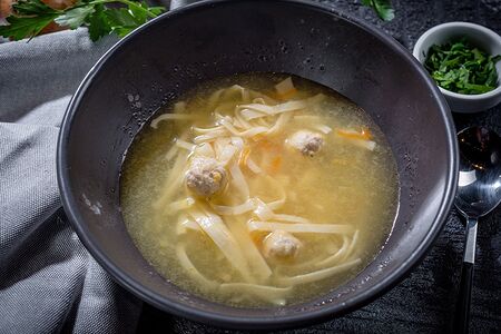 Суп с фрикадельками и лапшой