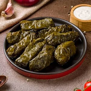 Долма в винoградных листьях