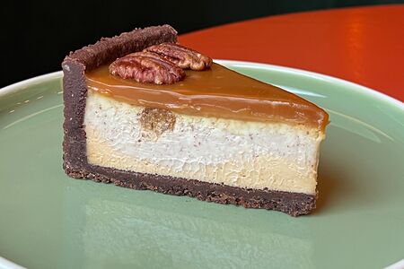 Чизкейк пекан-карамель