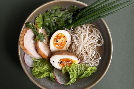 Рамэн с копченой курицей