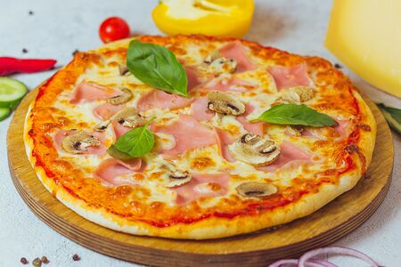 Пицца Прошутто фунги