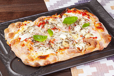 Римская пицца Четыре сыра