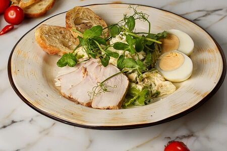 Цезарь с курицей