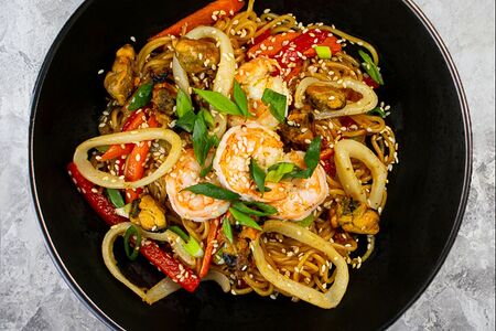 Лапша с морепродуктами