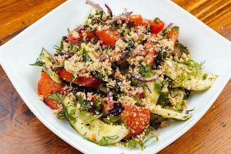 Салат по-грузински с орехами