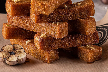 Гренки чесночные