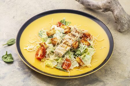 Цезарь с курицей