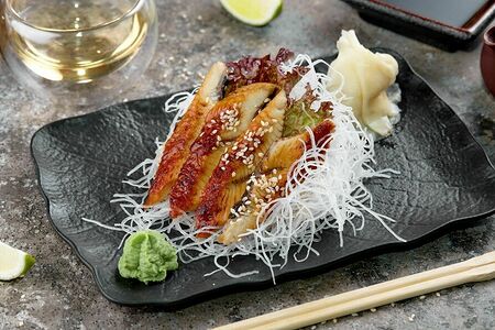 Сашими из угря