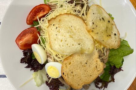 Цезарь с курицей